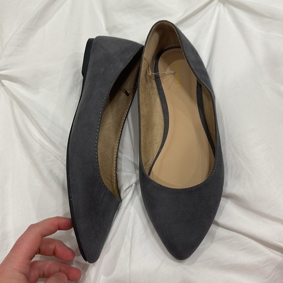 Old navy gray flats- size 9.5 - Picture 2 of 3